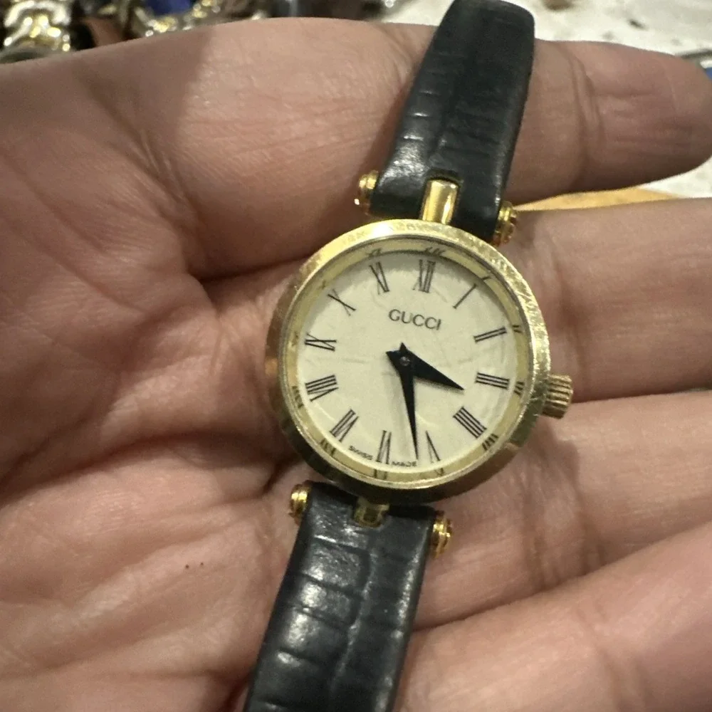 Vintage Authentic Gucci Swiss Made Ladies Watch Burgandi Sherry Line 22mm Repair